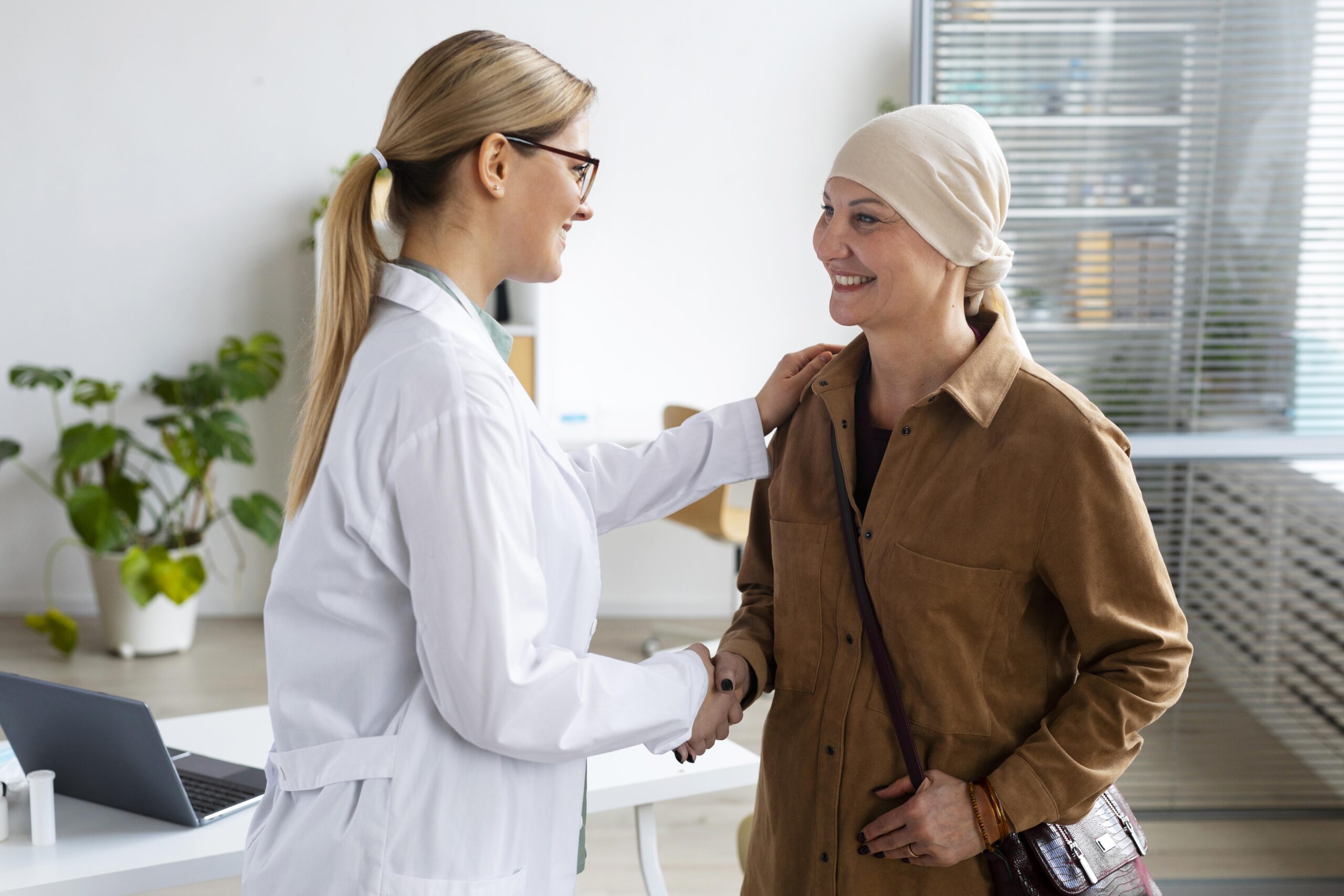 woman-with-skin-cancer-talking-with-her-doctor
